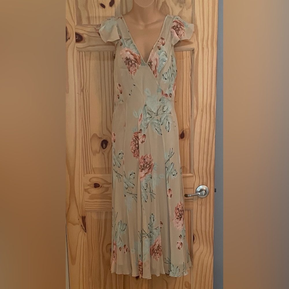 Jones New York Beige Floral Midi Dress